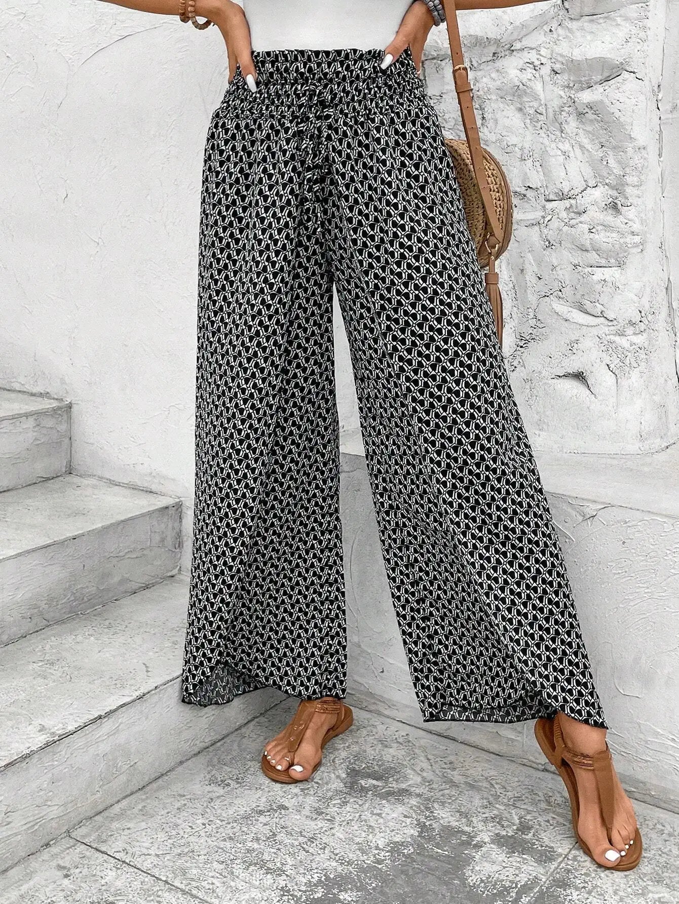 Zomerse broek met elastische pijpen en trekkoord